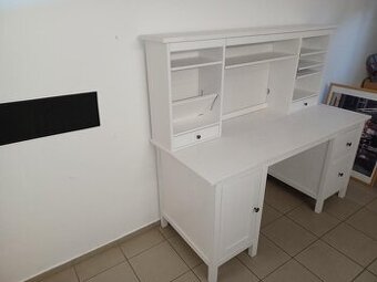 Psací stůl HEMNES IKEA s přídavným dílem, kancelářské křeslo