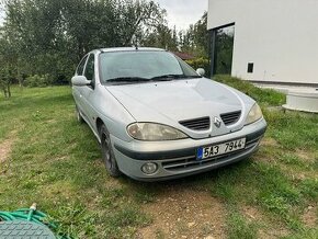 Renault megane 1.4 16V 70kw 2002 (bez koroze karoserie)