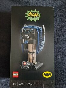 76238 Ikonická komiksová Batman Helma