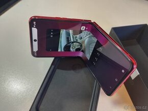 Motorola RAZR 40 Ultra RED/Viva Magneta jako nový