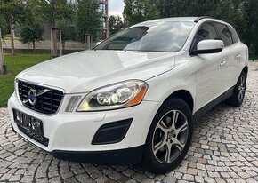 VOLVO XC60 2.4D5 158KW 4x4 AUTOMAT-NAVI-Bi XEN-VYHŘEV-PDC