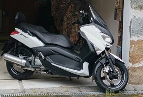 Motocykl Yamaha X-Max 250
