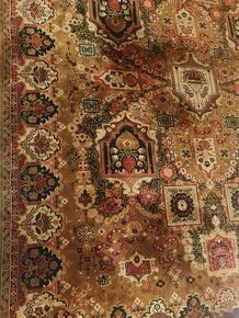 Perský vlněný koberec 3,80x2,90m