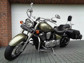 KAWASAKI VN 900 Classic. Velmi pěkná.