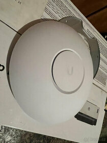 Nové, nevyužité Ubiquiti UniFi UAP-AC-PRO - 1