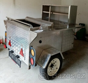Mobilní vozík na prodej občerstvení.