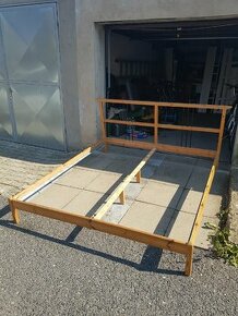 postel ikea masiv 180x200