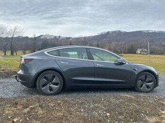 Tesla Model 3 (2019), SR+, Baterie 86%, tažné