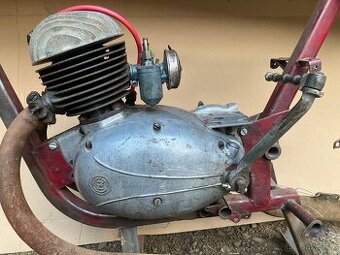 ČZ 125T motor