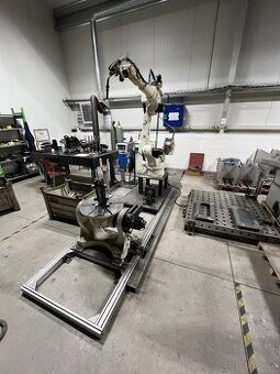 Svářecí robot s otočným a naklápěcím stolem OTC FD-V8L/FD11 - 1