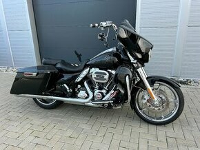 HARLEY DAVIDSON street glide FLHXSE CVO