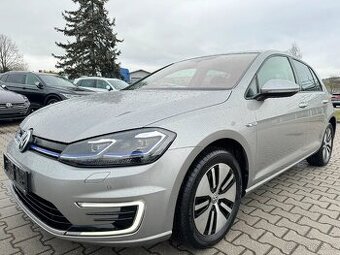 Volkswagen e-Golf 100kw,dojezd 220km,LED,virtual,kamera,CCS