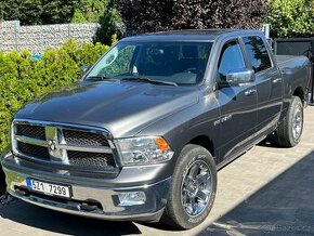 DODGE RAM 1500 5.7 V8 HEMI, výbava LARAMIE, nehavarovaný