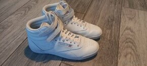 Kožené botasky Reebok vel. 35