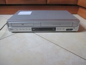 Nabízím video recorder +CD LG VC-9800. Přehrávání VHS je nef