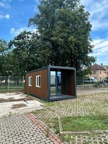 Obytný kontejner o rozměru 3 x 7 m s obložením