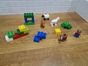 Lego Duplo 5646 - Mláďata na farmě + lego kostky navic.