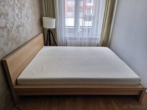 Postel Malm značky IKEA- dvoulůžko