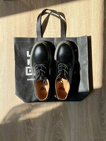 Doctor / Dr. Martens Shoes Black