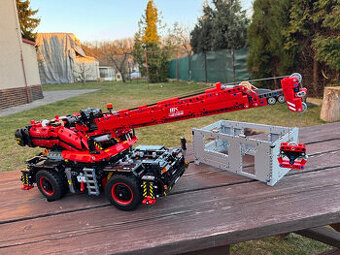 LEGO Technic 42082 Terénní jeřáb - 1