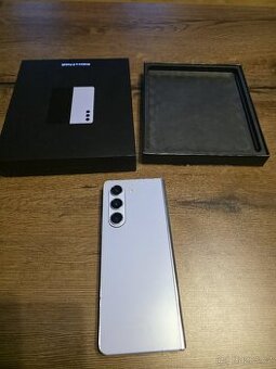 Samsung Galaxy Z Fold 5