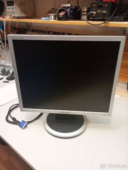 19“ LCD monitor Samsung 940N