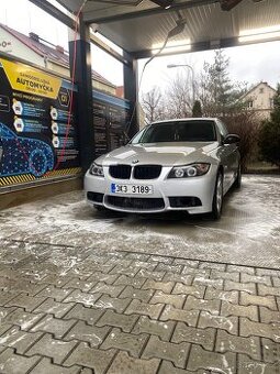 BMW E90 320 I