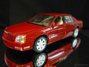 Cadillac DeVille DTS 2002 Maisto 1/18 - 1