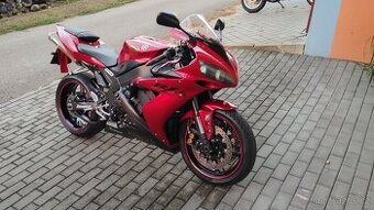 Yamaha YZF R1