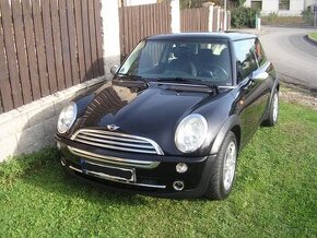 Mini Cooper 1.6i, 66 kW, r.v. 2005, klimatizace