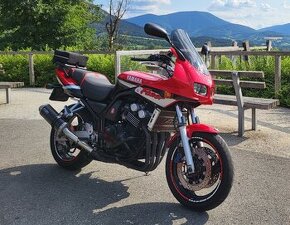 Yamaha FZS 600 Fazer