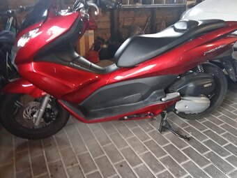 Skůtr Honda PCX 150