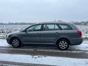 Toyota Avensis T25 kombi 1.8 VVTI Automat