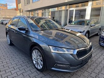 Škoda Octavia 4 iV 1.4 eTSI 150kW DSG Head-up ACC Kamera Nav