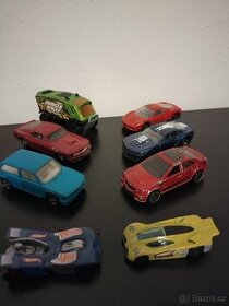 6x auto HOT WHEELS - Volkswagen, Camaro, Cadillac, Mustang,