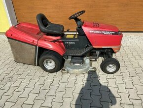 Zahradní traktor/ sekačka Honda HF 2213 S