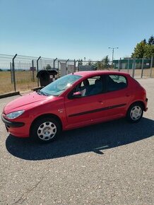 Peugeot 206 1.1i 44kW r.v.2006 nové v ČR jedena majitelka