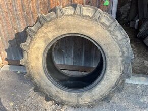 Pneu 380/85 R24