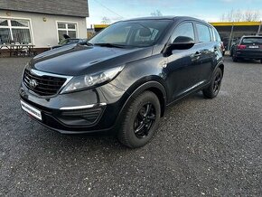 KIA SPORTAGE 1,7 CRDI -- MÁLO KM-HEZKÝ STAV-TAŽNÉ