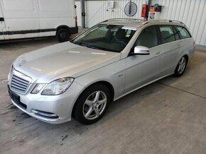 2011 Mercedes-Benz E200 NA OPRAVU NEBO ND