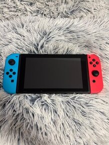 Nintendo Switch - 1