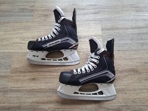 Brusle Bauer Vapor X300, vel. 35, jako nové