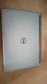 SLEVA TENTO VÍKEND   Dell Latitude 7240,  Intel i7