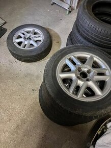 Alu kola 4x100 R15 (8x letni pneu)