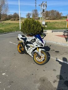 Yamaha R1