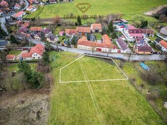 Prodej stavebního pozemku 1071m², Všeradice u Berouna