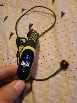 Chytrý fitness náramek Xiaomi Mi Band 5 - 1