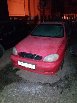 Prodám auto Daewoo Lanos 1.5i 2000/5 bez přepisu.