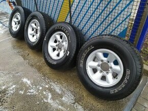 4 kola ze ssangyong musso. 255/70 r15