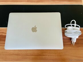 Apple Macbook Pro 13" 2020 | 16GB RAM 256GB SSD | JAKO NOVÝ